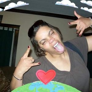 Meet your Posher, Elaine